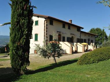 Authentic farmhouse with pool jacuzzi playground garden