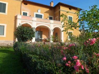 Casale DI Tormaggiore Villa And Country Suites