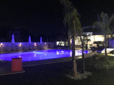 Carone Suite-Charme&Pool