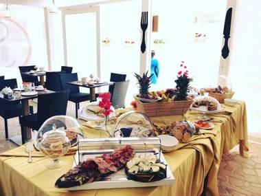 Carone Suite-Charme&Pool