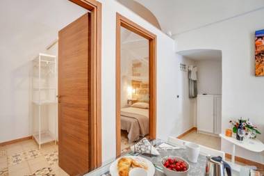 Tiny House 21 Bright Aparment