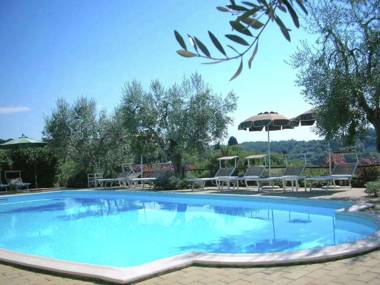 Boutique Cottage in Poggibonsi with Pool