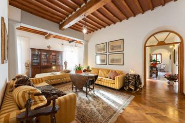 Villa Mario piscina privataaria condimmersa nel verdecampagna Toscana