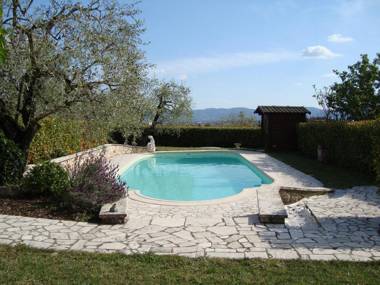 House in the Pistoia countryside with pool and garden ideal for outdoor lunches