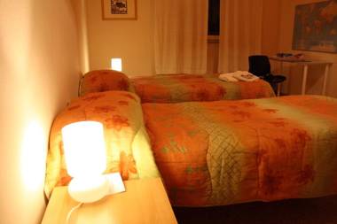 A Due Passi Dal Treno