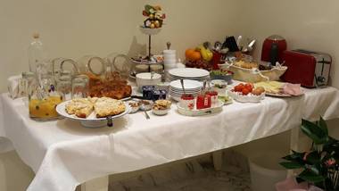 Five Roses Bed & Breakfast