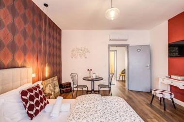 AwesHome Vintage Rooms