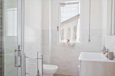 Modern Attic with Balcony - Panoramic City View