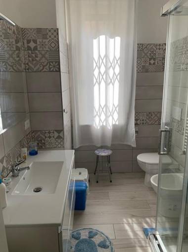 Pisa Train Station Guest House