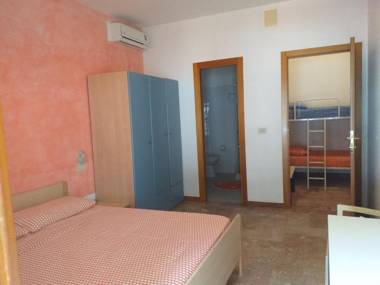 Room in BB - Spacious double room by the sea