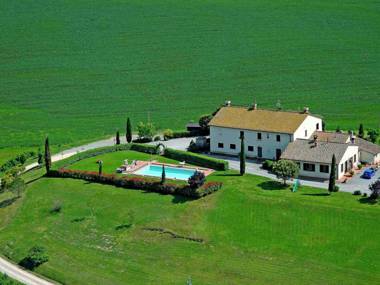 Authentic farmhouse in the Val D'Orcia with pool and stunning views