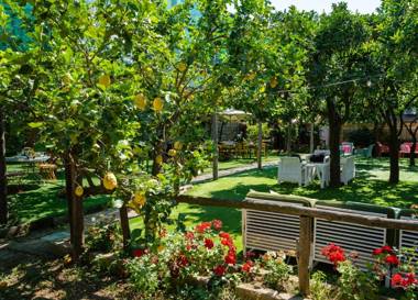 Relais Correale Rooms & Garden