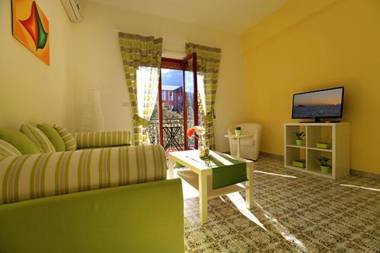 Sunny Flat
