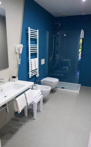 Sorrento Central and Sea View Flats