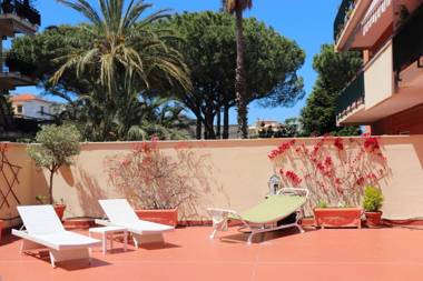 La Terrazza Parco Lauro Apartment