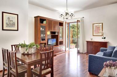 Light & Delight Apartment