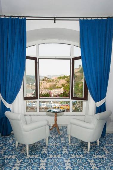 Surriento Suites