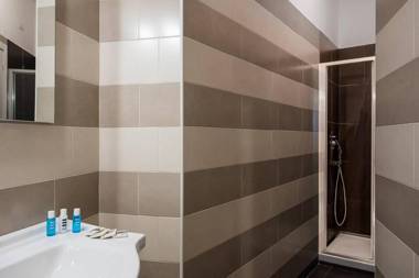 Joe’s Flat 1 Modern ...