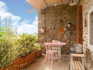 Extraordinary Farmhouse in Pian di sco-Campiglia with Sauna