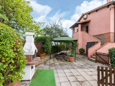 Lovely Apartment in Pian di sco-Campiglia with Sauna