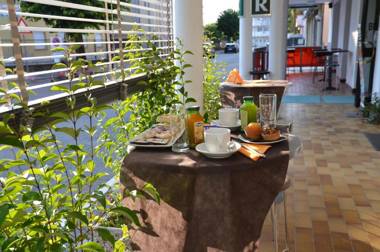 Hotel Benaco bee free