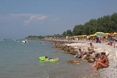 Happy Camp mobile homes in Butterfly Camping Village