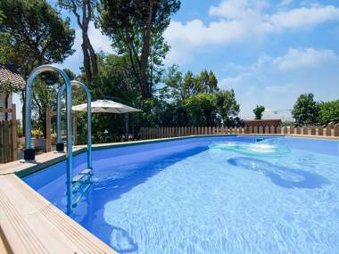 Welcoming Holiday Home in Pesaro with Fenced Garden