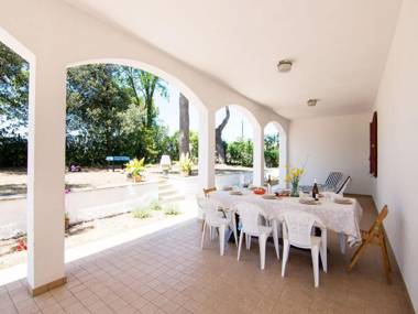 Welcoming Holiday Home in Pesaro with Fenced Garden