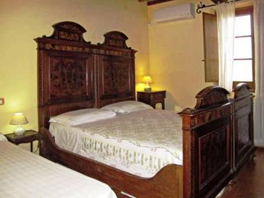 Podere Caldaruccio La Pineta Villa 22 people