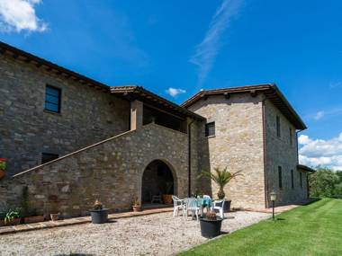 Urbane Mansion in Perugia with Swimming Pool