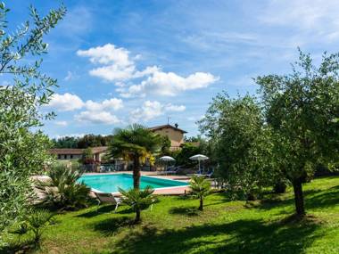 Farmhouse in Perugia with Jacuzzi Swimming PoolGarden BBQ