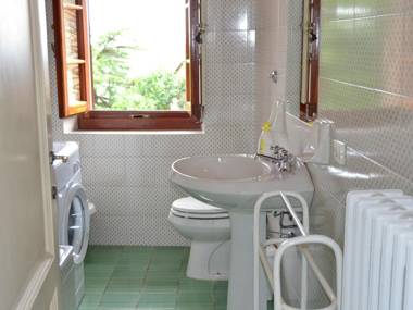 Spacious apartment for 4 people in rustic atmosphere with private garden