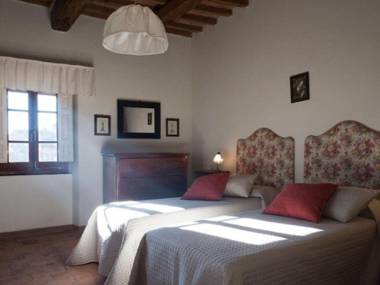 Spacious apartment for 4 people in rustic atmosphere with private garden