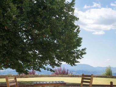 Alluring Holiday Home with Garden in Pergine Valdarno