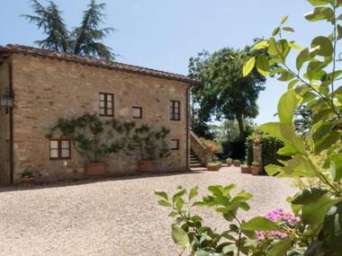 Chic Holiday Home in Pergine Valdarno with Terrace