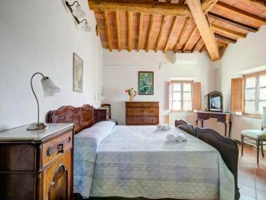 Countryside Apartment in Peccioli with Barbecue