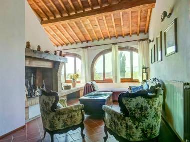 Tuscan Farmhouse in Peccioli with Swimming Pool near Lakes