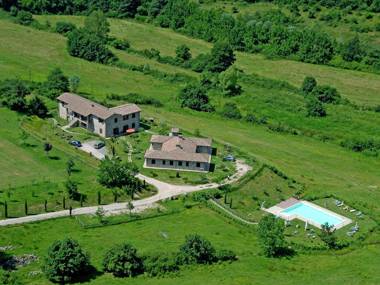Lovely Farmhouse in Umbria with Swimming Pool