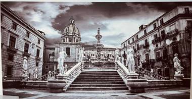 Hola Cathedral House