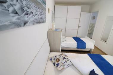 Holiday Apartment With Wi-fi Air Conditioning And Balcony; Pets Allowed