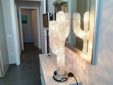 Modern Holiday Apartment With Wi-fi Air Conditioning And Balcony; Pets Allowed