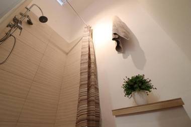 Historic Apartment In Centre With Terrace Wi-fi & Air Conditioning; Pets