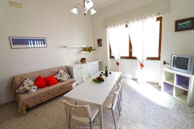Central Apartment With Wi-fi Air Conditioning And Courtyard; Pets Allowed