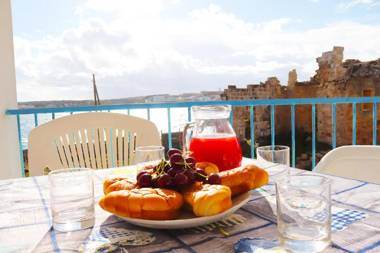 Holiday Apartment With Wi-fi Air Conditioning And Panoramic Sea View; Pets