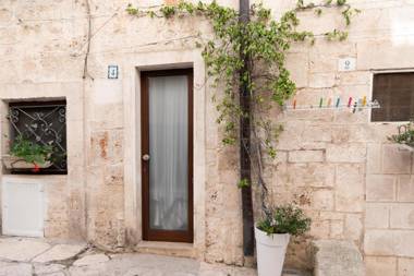 Vico di Ostuni Apartments by Typney