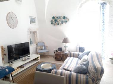 One bedroom house with sea view furnished terrace and wifi at Ostuni 5 km away from the beach