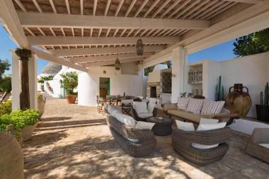 Trulli Il Cappero by BarbarHouse