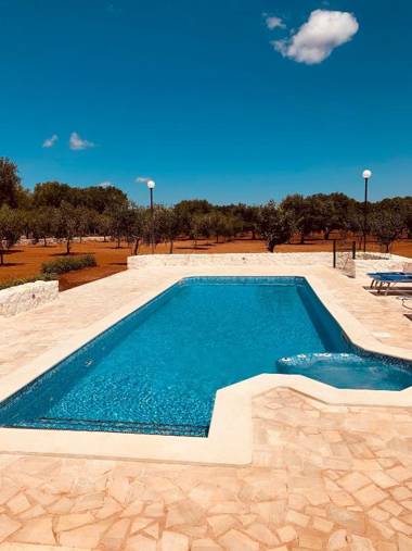 TRULLO PARCOMONSIGNORE CON PISCINA PRIVATA