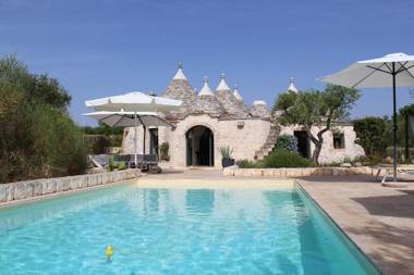 Ostuni Trullo fiabesco con piscina