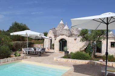 Ostuni Trullo fiabesco con piscina